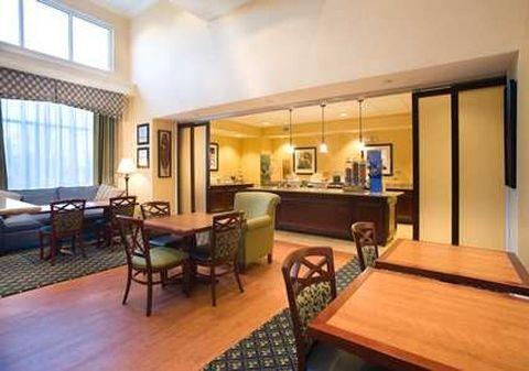 Hampton Inn & Suites Lake Wales Restoran foto